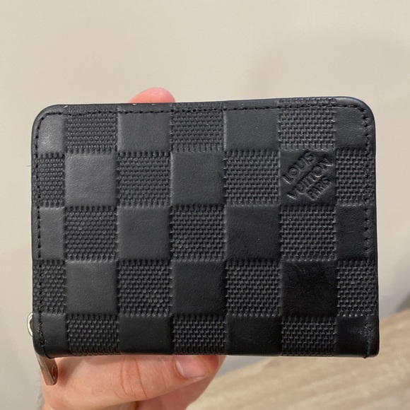 LV wallet / great condition / better price than what your going to get it for… - Picture 2 of 4